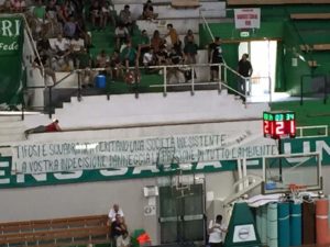 striscione mens sana 2