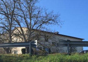 La casa alla Colonna di Monteriggioni dove si è consumata la rapina